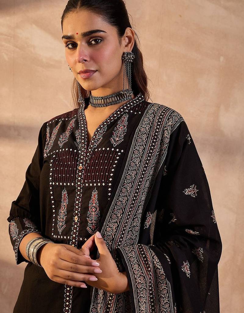 Women Ethnic Motifs Printed Regular Thread Work Pure Cotton Kurta with Trousers & With Dupatta