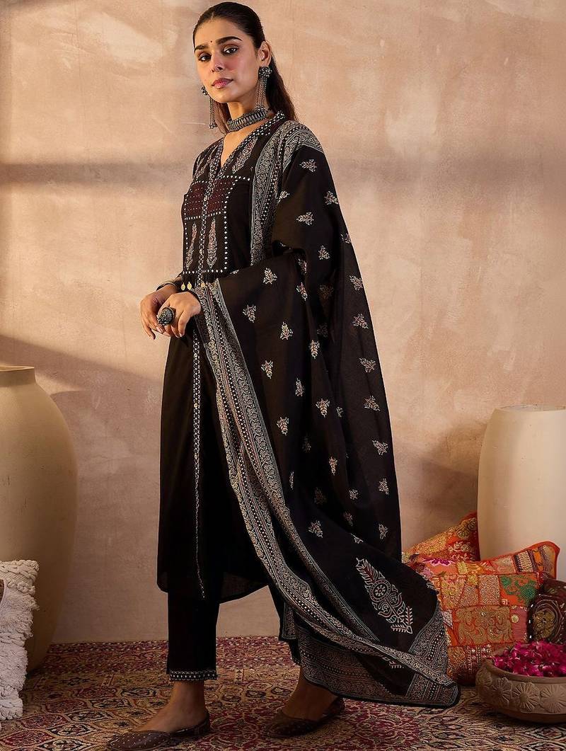 Women Ethnic Motifs Printed Regular Thread Work Pure Cotton Kurta with Trousers & With Dupatta