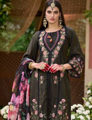 Women Floral Embroidered Regular Thread Work Kurta with Trousers & With Dupatta 1
