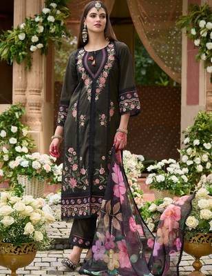 Women Floral Embroidered Regular Thread Work Kurta with Trousers & With Dupatta 3