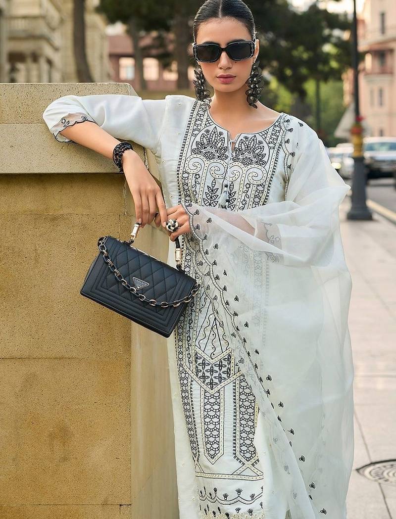 Women Ethnic Motifs Embroidered Regular Thread Work Kurta with Trousers & With Dupatta