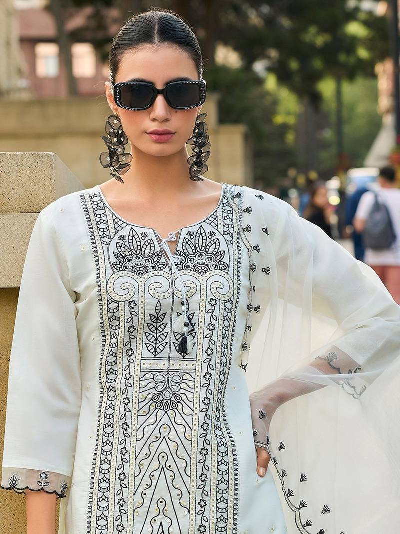 Women Ethnic Motifs Embroidered Regular Thread Work Kurta with Trousers & With Dupatta