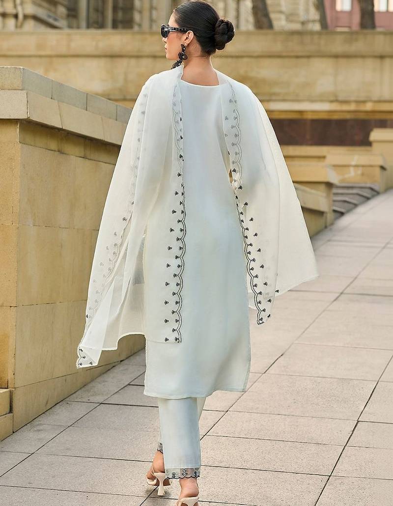 Women Ethnic Motifs Embroidered Regular Thread Work Kurta with Trousers & With Dupatta