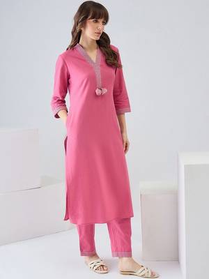 Women Regular Thread Work Kurta with Trousers 1