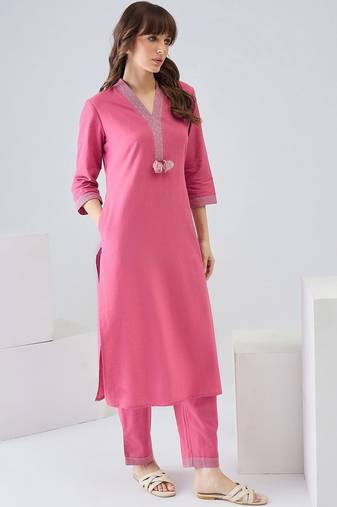 Women Regular Thread Work Kurta with Trousers