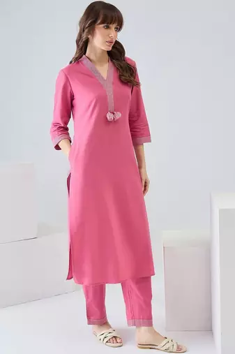 Women Regular Thread Work Kurta with Trousers