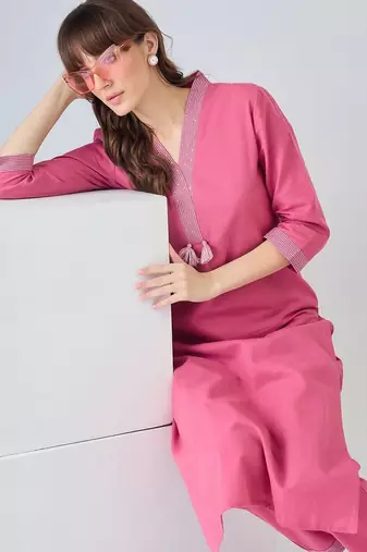 Women Regular Thread Work Kurta with Trousers