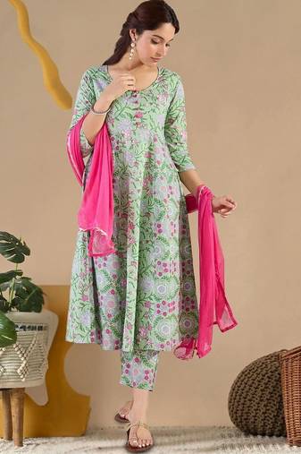 Women Floral Printed Panelled Pure Cotton Kurta with Trousers & With Dupatta