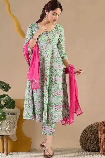 Women Floral Printed Panelled Pure Cotton Kurta with Trousers & With Dupatta