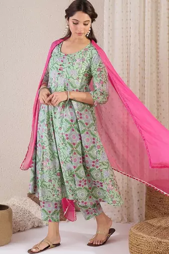Women Floral Printed Panelled Pure Cotton Kurta with Trousers & With Dupatta