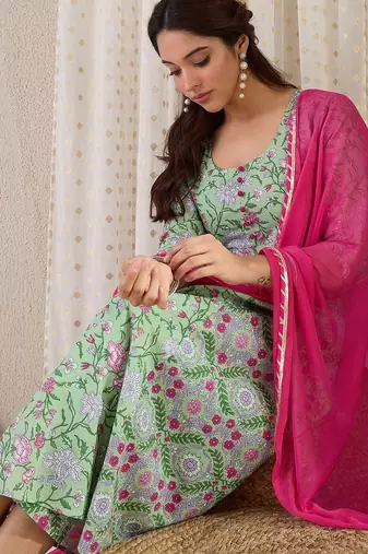 Women Floral Printed Panelled Pure Cotton Kurta with Trousers & With Dupatta