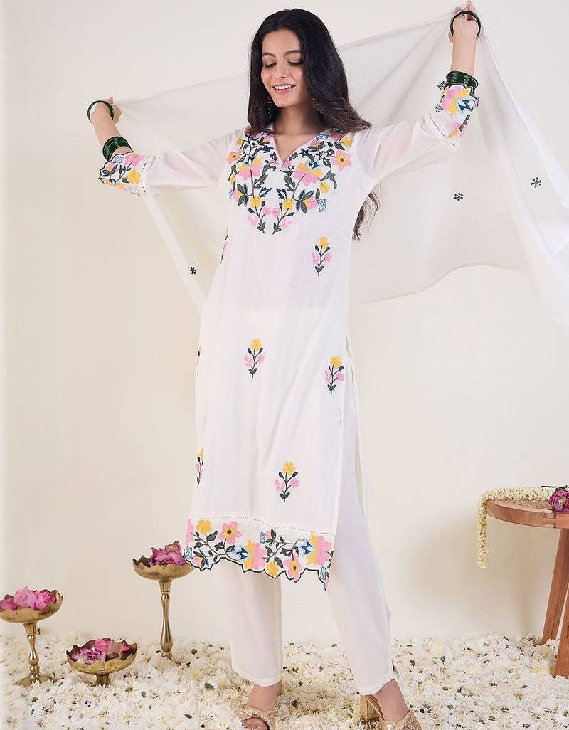Floral Embroidered V-Neck Thread Work Pure Cotton Kurta & Trousers With Dupatta