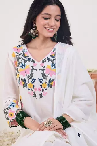 Floral Embroidered V-Neck Thread Work Pure Cotton Kurta & Trousers With Dupatta
