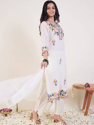 Floral Embroidered V-Neck Thread Work Pure Cotton Kurta & Trousers With Dupatta 4
