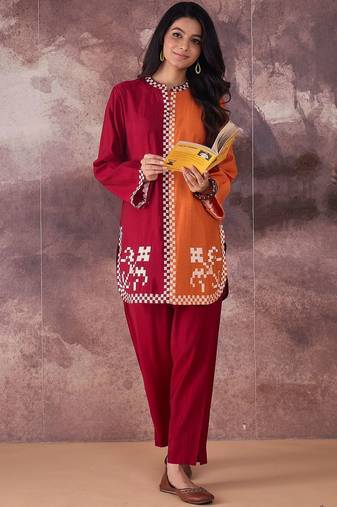 Geometric Thread Work Round Neck Straight Kurta With Trouser
