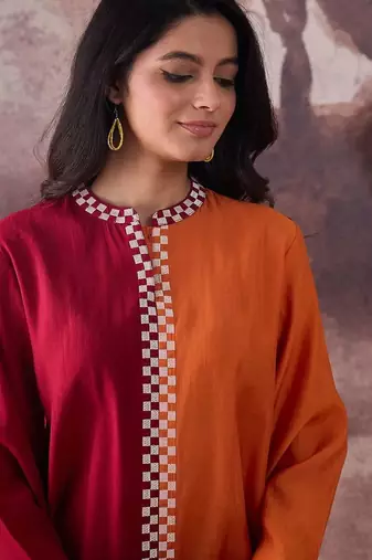 Geometric Thread Work Round Neck Straight Kurta With Trouser