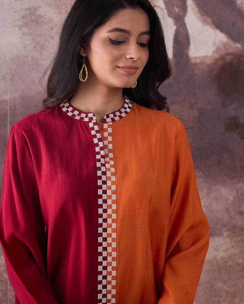 Geometric Thread Work Round Neck Straight Kurta With Trouser