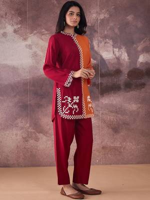 Geometric Thread Work Round Neck Straight Kurta With Trouser 3