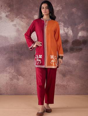 Geometric Thread Work Round Neck Straight Kurta With Trouser 4