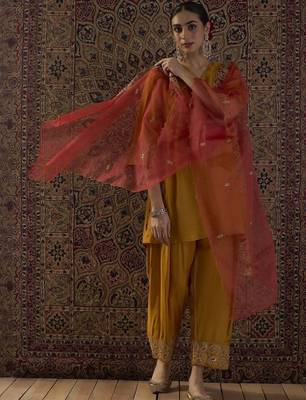 Ethnic Motifs Embroidered Thread Work Kurta With Patiala & Dupatta 1