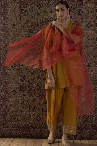 Ethnic Motifs Embroidered Thread Work Kurta With Patiala & Dupatta