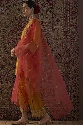 Ethnic Motifs Embroidered Thread Work Kurta With Patiala & Dupatta