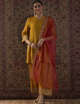 Ethnic Motifs Embroidered Thread Work Kurta With Patiala & Dupatta 4
