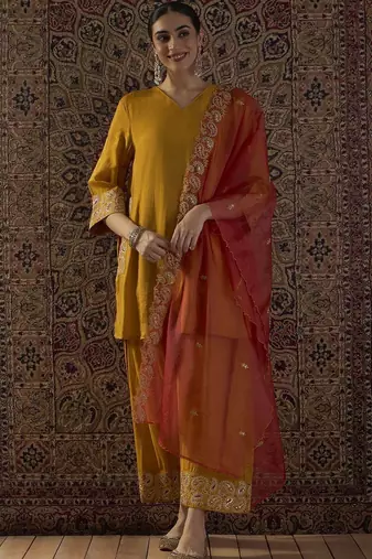 Ethnic Motifs Embroidered Thread Work Kurta With Patiala & Dupatta