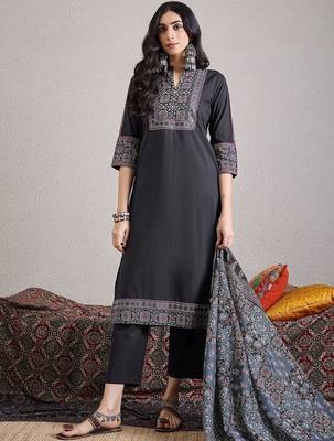 Ethnic Motifs Printed Mirror Work Pure Cotton Kurta With Trousers & Dupatta 5