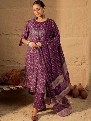 Floral Printed Kurta With Trouser & With Dupatta 1