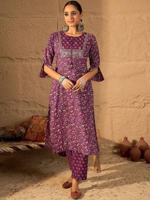 Floral Printed Kurta With Trouser & With Dupatta 6