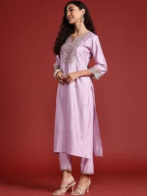 Women Ethnic Motifs Embroidered Regular Liva Kurta with Trousers & Dupatta 3