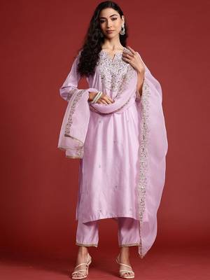 Women Ethnic Motifs Embroidered Regular Liva Kurta with Trousers & Dupatta 5