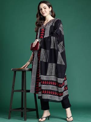 Geometric Printed Straight Pure Cotton Kurta With Trouser And Dupatta 5
