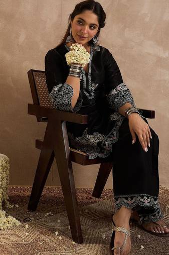 Floral Embroidered V-Neck Thread Work Straight Kurta & Palazzos