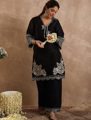 Floral Embroidered V-Neck Thread Work Straight Kurta & Palazzos 2
