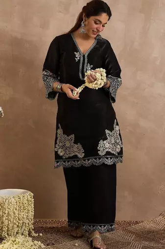 Floral Embroidered V-Neck Thread Work Straight Kurta & Palazzos