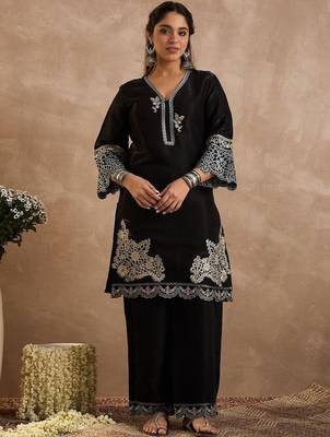Floral Embroidered V-Neck Thread Work Straight Kurta & Palazzos 5