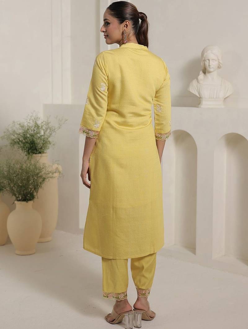 Women Floral Printed Kurta with Trouser & Dupatta