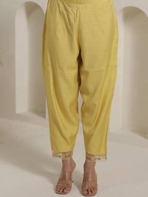 Women Floral Printed Kurta with Trouser & Dupatta 7