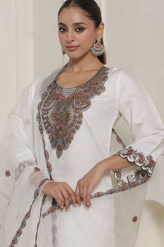 Women Ethnic Motifs Embroidered Kurta with Trousers & Dupatta