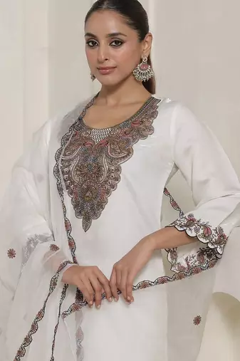 Women Ethnic Motifs Embroidered Kurta with Trousers & Dupatta