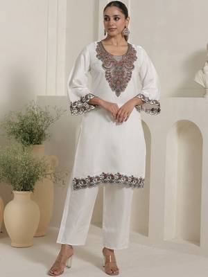 Women Ethnic Motifs Embroidered Kurta with Trousers & Dupatta 2