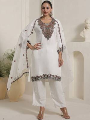 Women Ethnic Motifs Embroidered Kurta with Trousers & Dupatta 6
