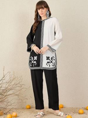 Women Checked Embroidered Kurta with Trousers 1