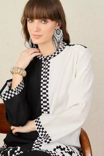 Women Checked Embroidered Kurta with Trousers