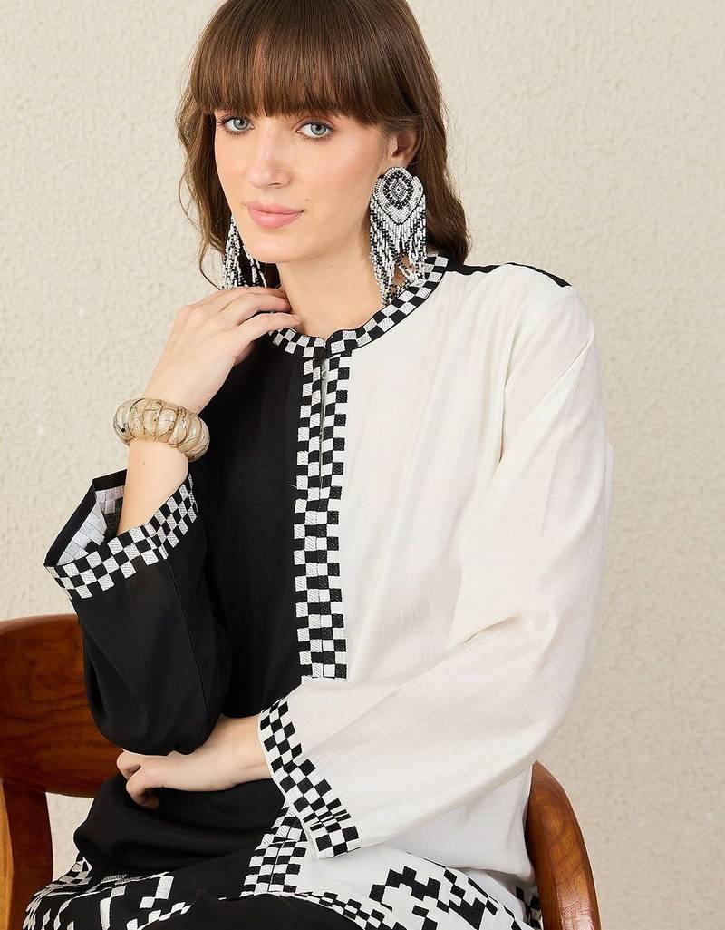 Women Checked Embroidered Kurta with Trousers