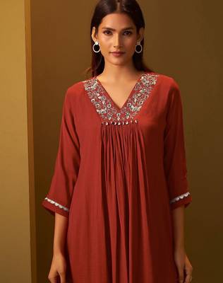 Women Ethnic Motifs Embroidered Thread Work A-Line Kurta with Trouser 1