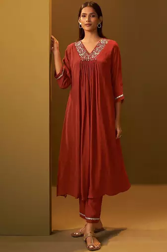 Women Ethnic Motifs Embroidered Thread Work A-Line Kurta with Trouser
