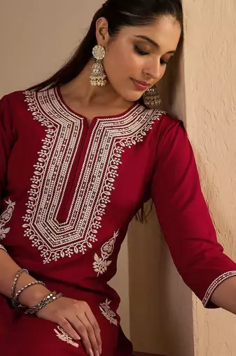 Women Ethnic Motifs Printed Kurta with Trousers